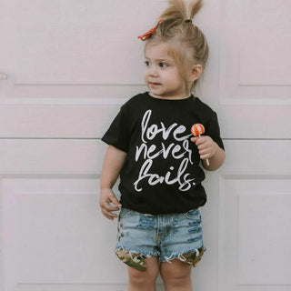 Love Never Fails Shirt Love Never Fails Girls Heart Shirts Girl Love T-Shirts Christian Tshirt Kids Slogan Vintage Grunge Tops