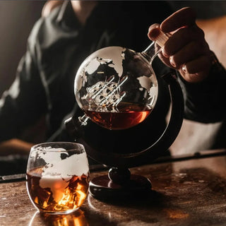 Whiskey Decanter Globe Wine Aerator Glass Set Sailboat Inside with Fine Wood Stand Liquor Decanter for Vodka Whiskey forBanquet