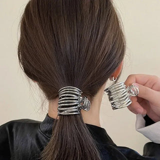 Fashion Irregular Metal Hair Claws Women Girls Nonslip Strong Holder High Ponytail Shark Buckle Hair Clip For Thick Long Hair