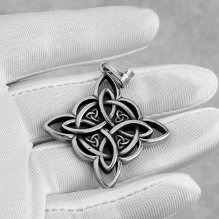 Vintage Irish Celtic Knot Necklace Viking Jewelry Amulet Pendant Fashion Stainless Steel Jewelry Gifts Wholesale for Men Women